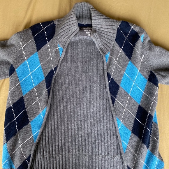 H&M sweater (Brand new) - Picture 2 of 3